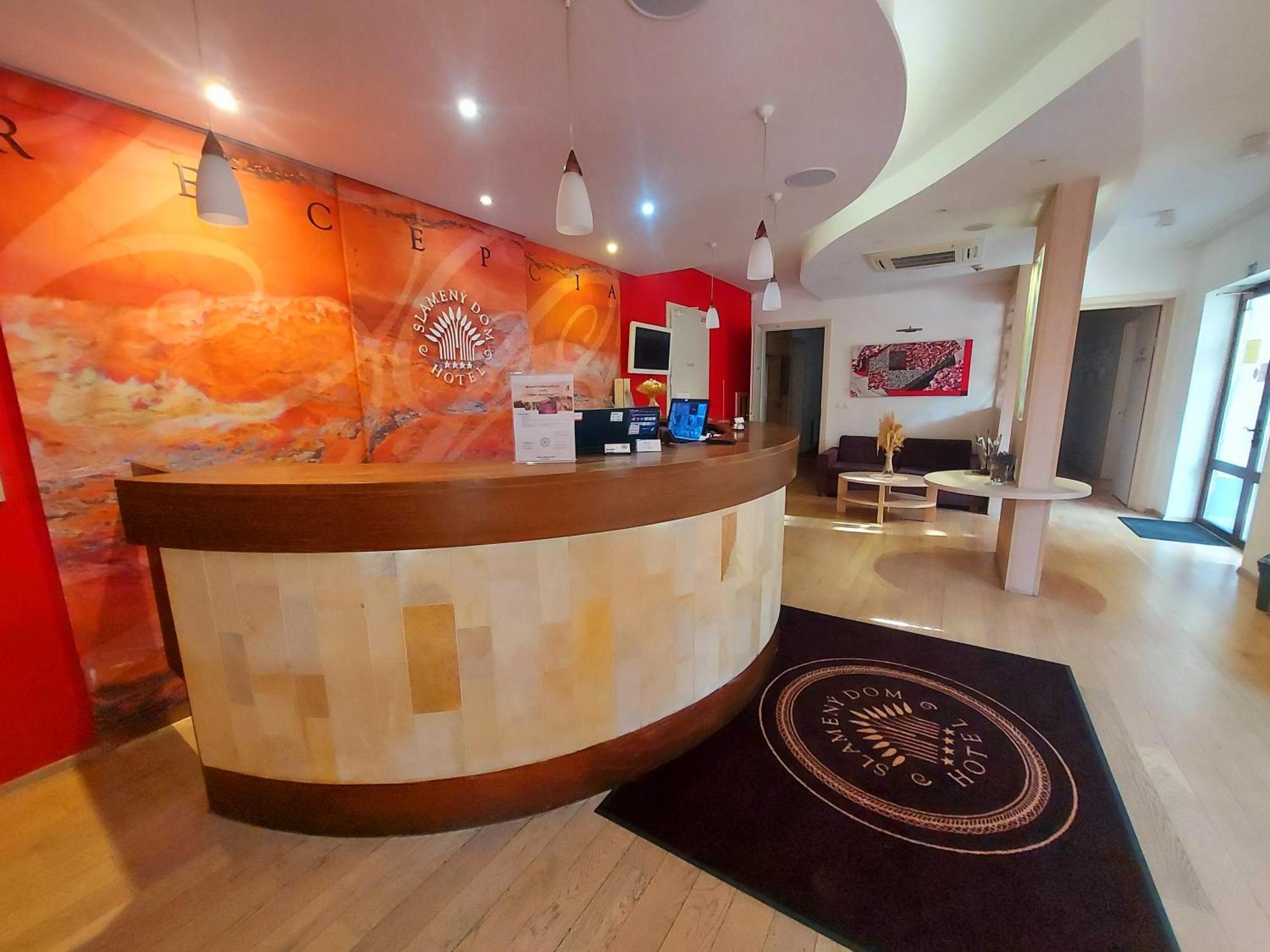 Slameny Dom & Hotel 4*